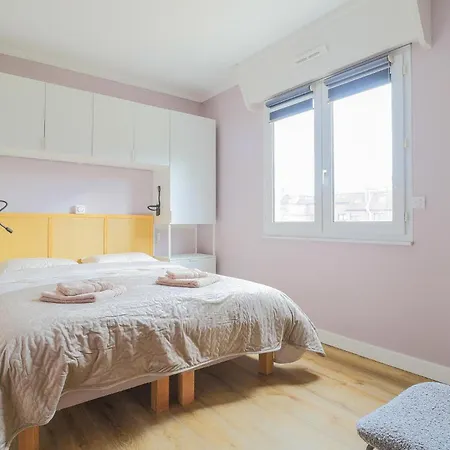 4 Bedroom Awesome In Dunkerque